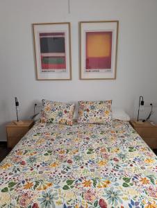 Ένα ή περισσότερα κρεβάτια σε δωμάτιο στο Duplex con vistas en el centro de Aracena