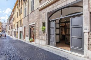 Gallery image of Del Falco Boutique Rooms San Pietro in Rome