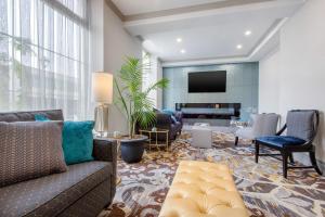 Televisyen dan/atau pusat hiburan di The Champlain Waterfront Hotel, an Ascend Collection Hotel