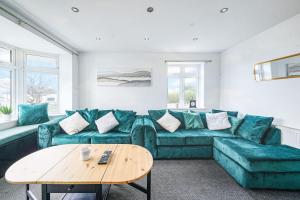 Et opholdsområde på 4BR 6Beds 3 Bath Private Parking Garden Kings Cross 25 min & Harry Potter