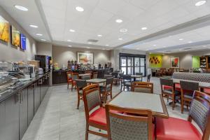 Restaurace v ubytování Comfort Inn Kearney I-80