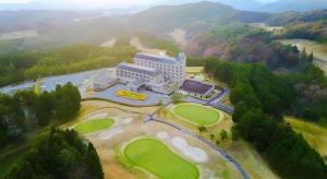 Pemandangan gunung umum atau pemandangan gunung yang diambil dari hotel