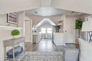 Η κουζίνα ή μικρή κουζίνα στο Stay Portland - Luxury Portland Gem! 99 Walk Score, New Remodel