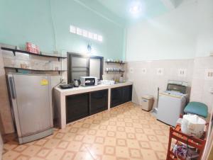 Afbeelding uit fotogalerij van house 1 for 6 paxs whole house 3 beds in Hat Yai