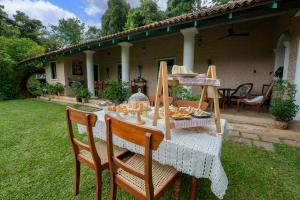 エッラにあるElla Nine Peaksの庭の皿