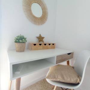 Imagen de la galería de Habitación vista al mar para chica, en Adra