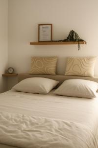 Postel nebo postele na pokoji v ubytování La Dolce Vita Trans-en-Provence Studios & Terrasses