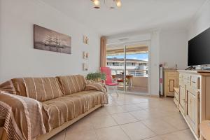 Μια τηλεόραση ή/και κέντρο ψυχαγωγίας στο Petit Paradis à Cavalaire