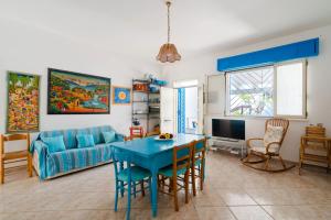 Et tv og/eller underholdning på Villetta Nathalie by BarbarHouse