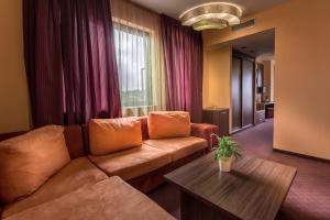 Foto dalla galleria di Family Hotel - Restaurant Ring a Montana