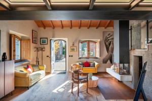 Gallery image of Villa With Pool And Vineyards Among Etna Vineyards in Santa Maria di Licodia +21 photos