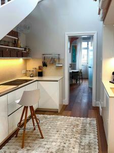 Η κουζίνα ή μικρή κουζίνα στο Luxury Apartment With Rooftop Terrace In Heiligendamm