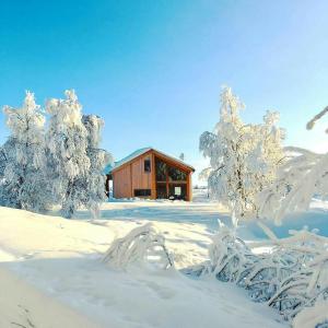 een sneeuwhut bij Modern Cabin With Panoramic Views In Nøsen in Lykkja