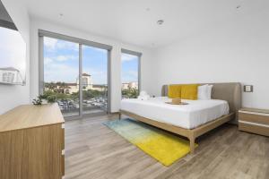 Billede fra billedgalleriet på BRAND NEW 2BR2BA Condo w/ Pool & Gym @ Palm Beach! i Palm-Eagle Beach