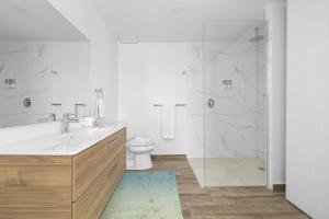 Billede fra billedgalleriet på BRAND NEW 2BR2BA Condo w/ Pool & Gym @ Palm Beach! i Palm-Eagle Beach + 40 billeder