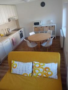 Η κουζίνα ή μικρή κουζίνα στο Ubytování Lipová +5 φωτογραφίες