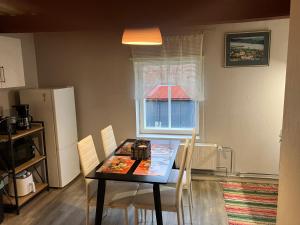 Una cocina o cocineta en City View Loft