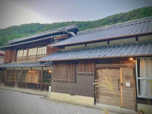 Budova, kde se prázdninový dům nachází