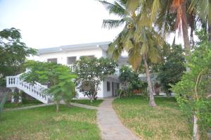 Zahrada ubytování Villa Nika, between palm trees, beach and elephants