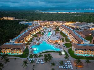 Bazén v ubytování Dreams Playa Esmeralda Resort & Spa - All Inclusive nebo v jeho okolí