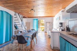 Η κουζίνα ή μικρή κουζίνα στο Gîte Le 348