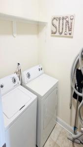 Gallery image of 5 Bedroom Of In The Crest With Hot Tub in Beach Haven Crest