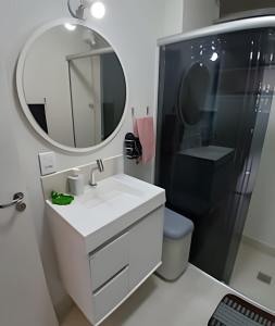 Koupelna v ubytování SHB • 2 min da Praia | Segurança | Conforto + 39 fotografií