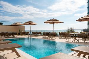 Πισίνα στο ή κοντά στο Invictus Hotel