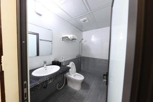 Koupelna v ubytování minh hieu hotel