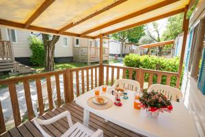 Jídlo v kempu nebo okolí