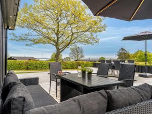 Posezení v ubytování Holiday Home Tonna - from the sea by Interhome + 20 fotografií