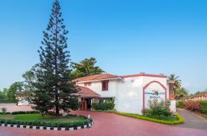 Сад в Nanu Beach Resort & Spa