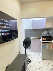 Ảnh trong thư viện ảnh của De Ambassador Stylish Condo with Private Rooftop ở Amasaman