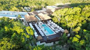 La alberca dentro o cerca de Hotel Mundo Maya Calakmul