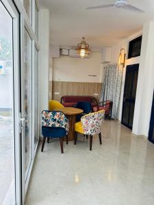 Posezení v ubytování Avani + 26 fotografií