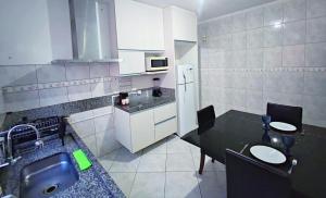 Kuchyň nebo kuchyňský kout v ubytování Casa Studio são José campos + 10 fotografií