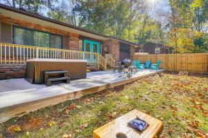 A garden outside UT Game Day and Campus Visits! Knoxville Ranch Home