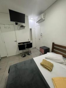 Μια τηλεόραση ή/και κέντρο ψυχαγωγίας στο Studio Santorini Vila Mariana