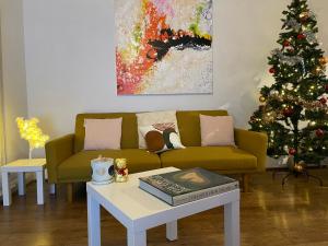 Χώρος καθιστικού στο Amazing Location with Parking