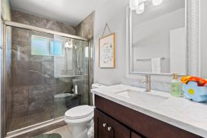 Koupelna v ubytování Spacious Family Retreat in San Dimas Great Location