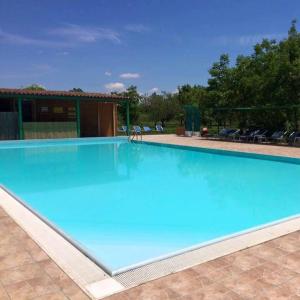 The swimming pool at or close to Agriturismo Le Due Arcate