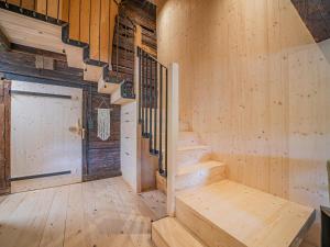 Ένα μπάνιο στο Raneburg 4