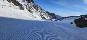 ペーイオ・フォンティにあるCasa Fioccoの雪山 +3枚の写真