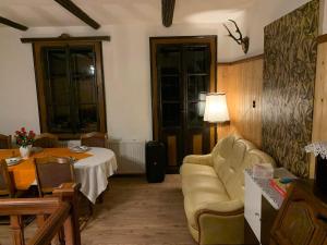 Χώρος καθιστικού στο Chata Na Suché Kamenice