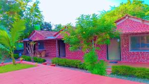 Budova, kde se rezort nachází + 13 fotografií