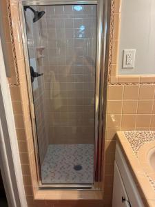 Koupelna v ubytování Sooner Nations Strawberry Hill + 34 fotografií