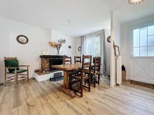 Χώρος καθιστικού στο Family home close to Chantilly, Astérix, CDG