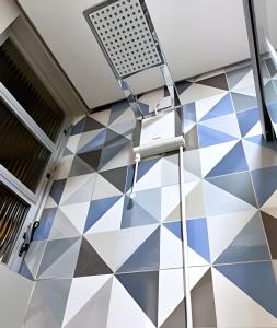 a room with a healthcare system on the floor at Apto Design Moderno no Centro in Florianópolis