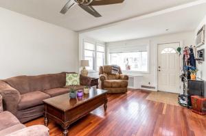 Posezení v ubytování Amazing private single family house