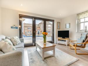 Televiisor ja/või meelelahutuskeskus majutusasutuses 1 Bed in Mundesley OLDCH